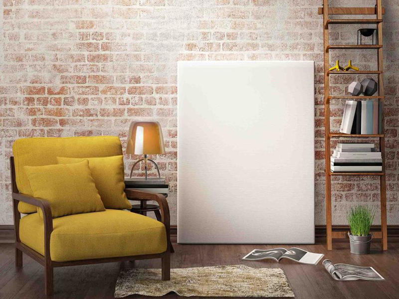 Ламинатът в съчетание с декорацията на стените